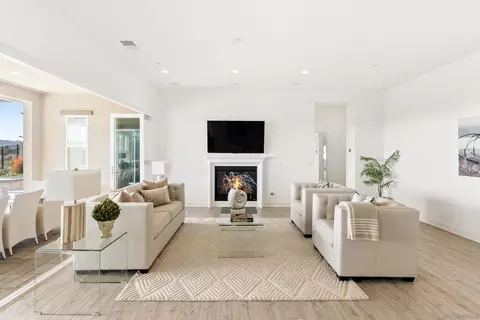 Living - 1417 Apex Pl, Escondido, CA 92026 photo 3 of 4