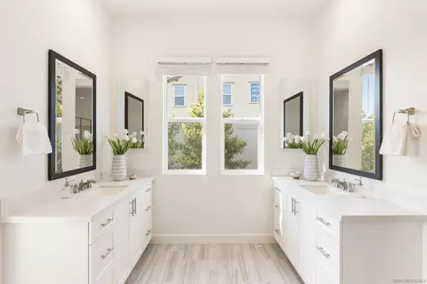 Bath - 1417 Apex Pl, Escondido, CA 92026 photo 3 of 5