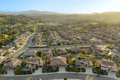 View/Area - 1417 Apex Pl, Escondido, CA 92026 photo 6 of 6