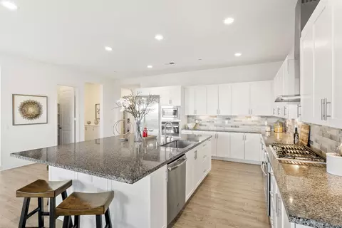Kitchen - 1417 Apex Pl, Escondido, CA 92026 photo 3 of 5