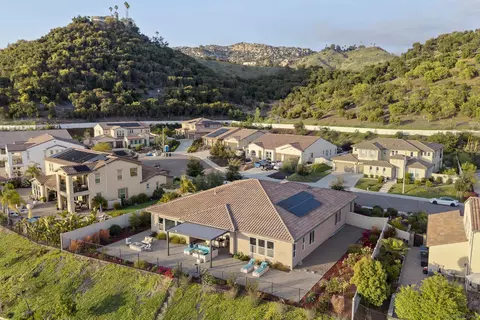 View/Area - 1417 Apex Pl, Escondido, CA 92026 photo 4 of 6