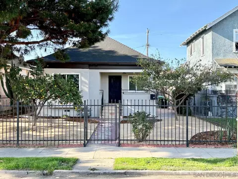 806 E 33rd St, Los Angeles, CA 90011