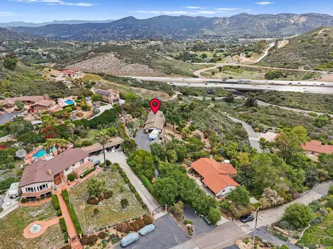 2189 Rockhoff Rd, Escondido, CA 92026 photo 2