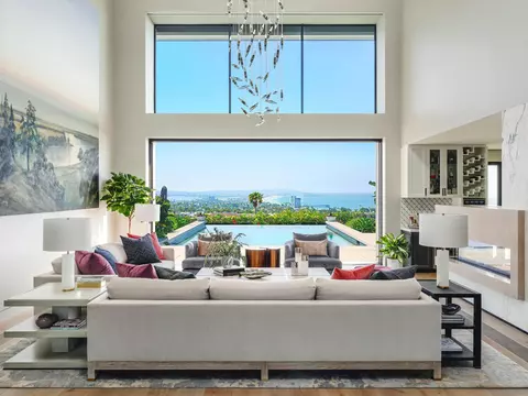 Living - 5416 Candlelight Dr, La Jolla, CA 92037 photo 1 of 7