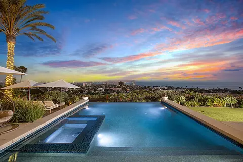 Exterior - 5416 Candlelight Dr, La Jolla, CA 92037 photo 2 of 11