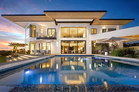 Exterior - 5416 Candlelight Dr, La Jolla, CA 92037 photo 1 of 11