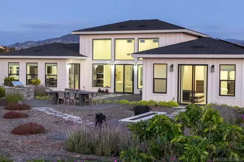 3350 Ryan Dr, Escondido, CA 92025