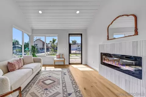 Living - 255 Turner Ave, Encinitas, CA 92024 photo 1 of 1