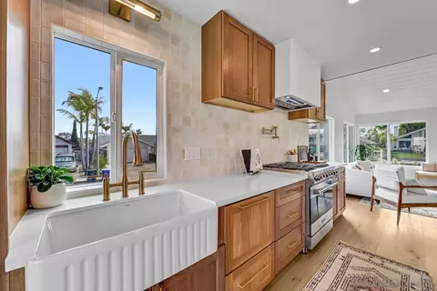 Kitchen - 255 Turner Ave, Encinitas, CA 92024 photo 5 of 5