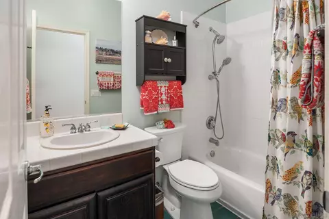 Bath - 424 Sky Mesa Rd, Alpine, CA 91901 photo 4 of 7