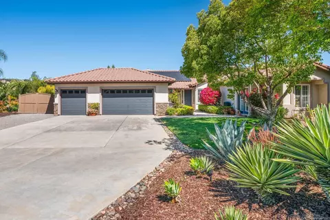 Exterior - 424 Sky Mesa Rd, Alpine, CA 91901 photo 3 of 22