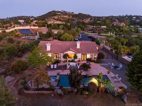 424 Sky Mesa Rd, Alpine, CA 91901