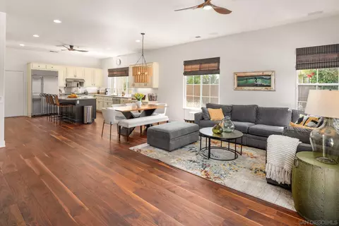 Living - 424 Sky Mesa Rd, Alpine, CA 91901 photo 5 of 5