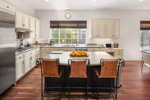 Kitchen - 424 Sky Mesa Rd, Alpine, CA 91901 photo 6 of 10
