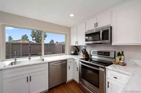Kitchen - 3575 Guava Way, Oceanside, CA 92058 photo 3 of 4