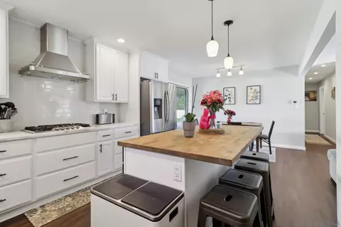 Kitchen - 734 Hackberry Pl, Fallbrook, CA 92028 photo 2 of 4