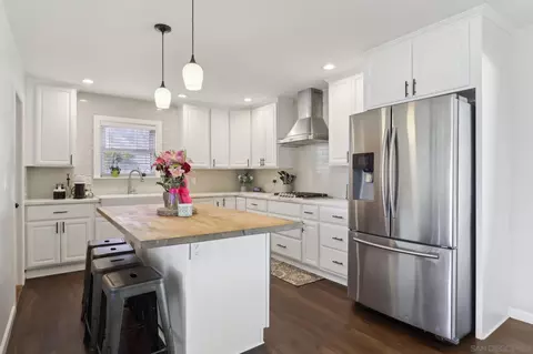 Kitchen - 734 Hackberry Pl, Fallbrook, CA 92028 photo 3 of 4