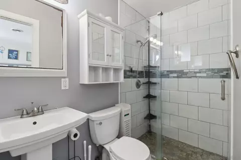 Bath - 734 Hackberry Pl, Fallbrook, CA 92028 photo 1 of 2