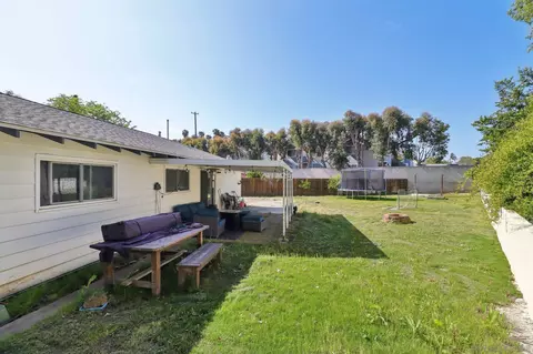 Exterior - 734 Hackberry Pl, Fallbrook, CA 92028 photo 4 of 5