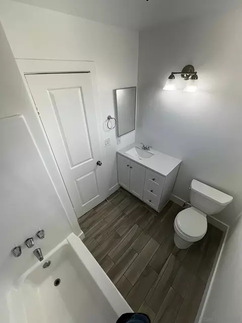 Bath - 294 Chambers St #9, El Cajon, CA 92020 photo 2 of 2