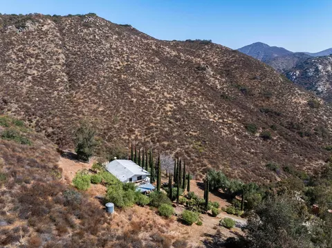4426 Model A Ford Ln, El Cajon, CA 92019 photo 2