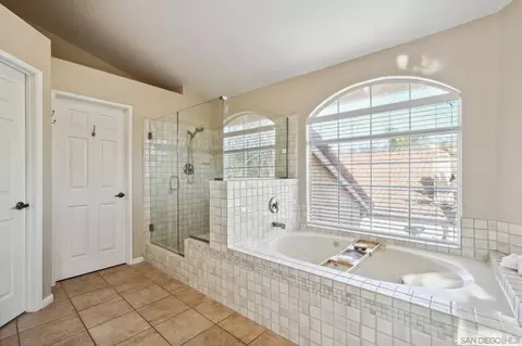 Bath - 12659 Butterwood Ct, Poway, CA 92064 photo 3 of 5