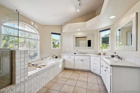 Bath - 12659 Butterwood Ct, Poway, CA 92064 photo 1 of 5