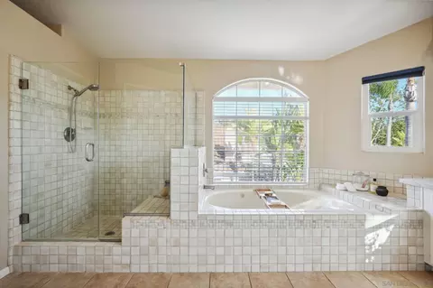 Bath - 12659 Butterwood Ct, Poway, CA 92064 photo 2 of 5