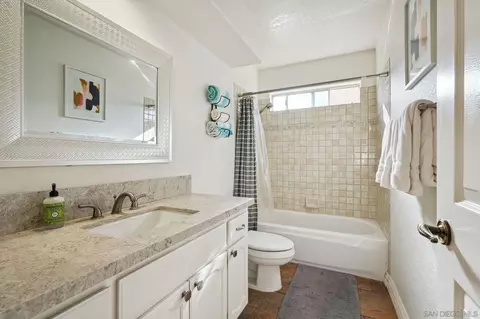Bath - 12659 Butterwood Ct, Poway, CA 92064 photo 5 of 5