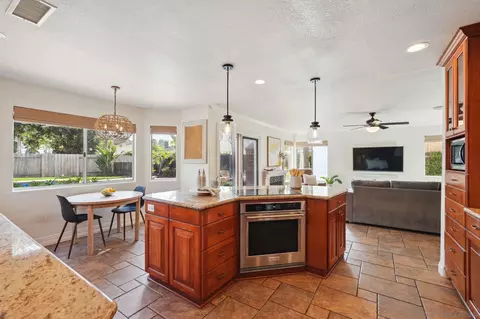 Kitchen - 12659 Butterwood Ct, Poway, CA 92064 photo 4 of 5