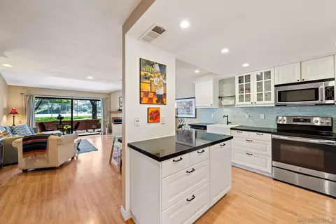 7715 Saranac Pl #8, La Mesa, CA 91942