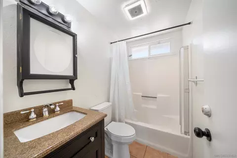 Bath - 18071 Sycamore St, Hesperia, CA 92345 photo 1 of 1