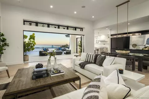 2365 Via Siena, La Jolla, CA 92037