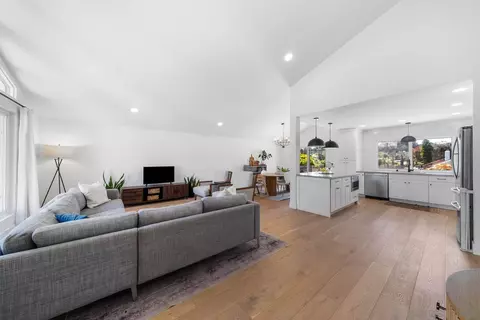 498 Avenida De Las Rosas, Encinitas, CA 92024 photo 3