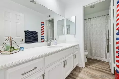 Bath - 366 Doheny Bay Ct, Oceanside, CA 92057 photo 3 of 4