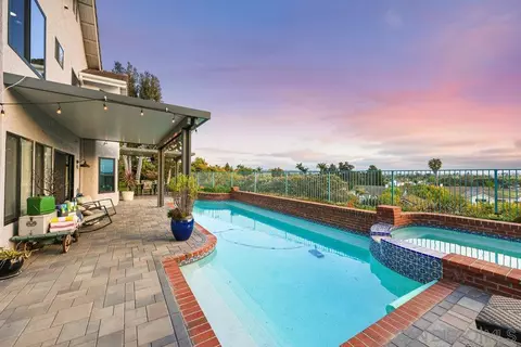 Exterior - 366 Doheny Bay Ct, Oceanside, CA 92057 photo 2 of 7