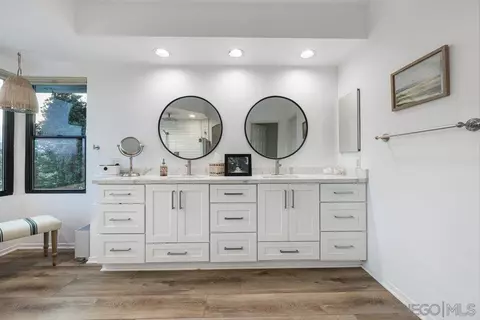 Bath - 366 Doheny Bay Ct, Oceanside, CA 92057 photo 2 of 4
