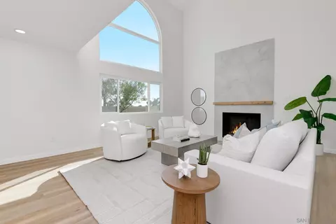 9830 Lyncarol Dr, La Mesa, CA 91941 photo 3