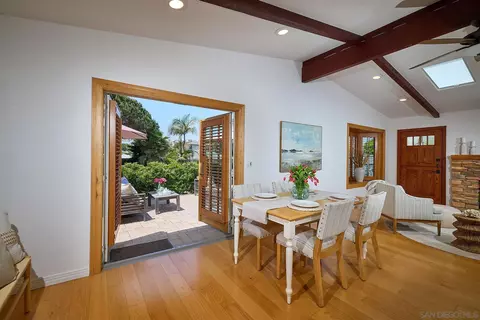 Dining - 211 La Mesa Ave, Encinitas, CA 92024 photo 2 of 2