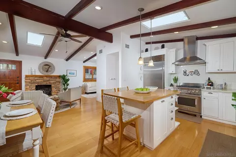 211 La Mesa Ave, Encinitas, CA 92024
