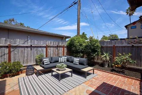 Exterior - 211 La Mesa Ave, Encinitas, CA 92024 photo 6 of 11