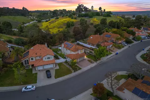 1205 Masterpiece Dr, Oceanside, CA 92057 photo 2