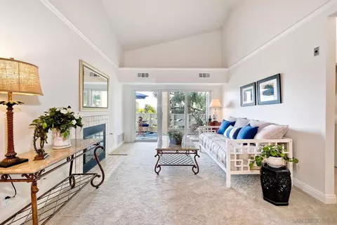 7163 Camino Degrazia #116, San Diego, CA 92111