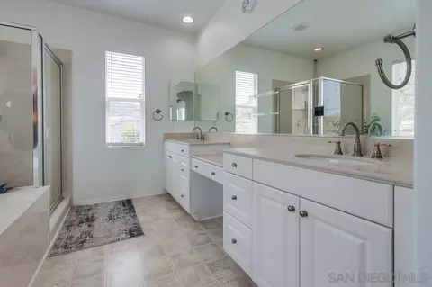 Bath - 4017 Lake Shore Ln, Fallbrook, CA 92028 photo 3 of 5