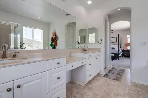Bath - 4017 Lake Shore Ln, Fallbrook, CA 92028 photo 5 of 5