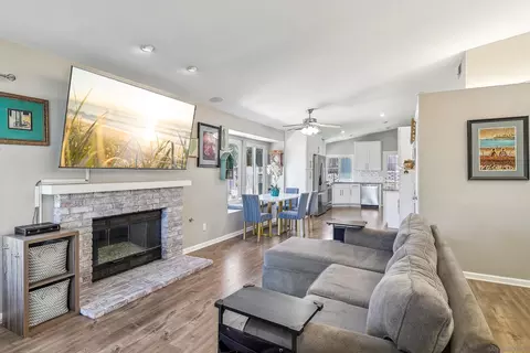 2431 Bobcat Gln, Escondido, CA 92029 photo 4