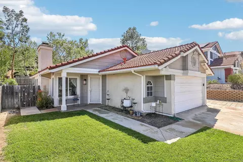 2431 Bobcat Gln, Escondido, CA 92029 photo 2