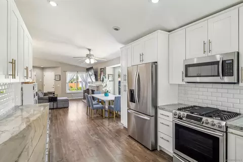 2431 Bobcat Gln, Escondido, CA 92029 photo 6