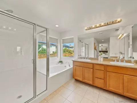 Bath - 1803 Webber Way, Chula Vista, CA 91913 photo 3 of 6
