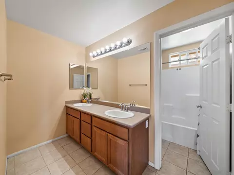 Bath - 1803 Webber Way, Chula Vista, CA 91913 photo 6 of 6